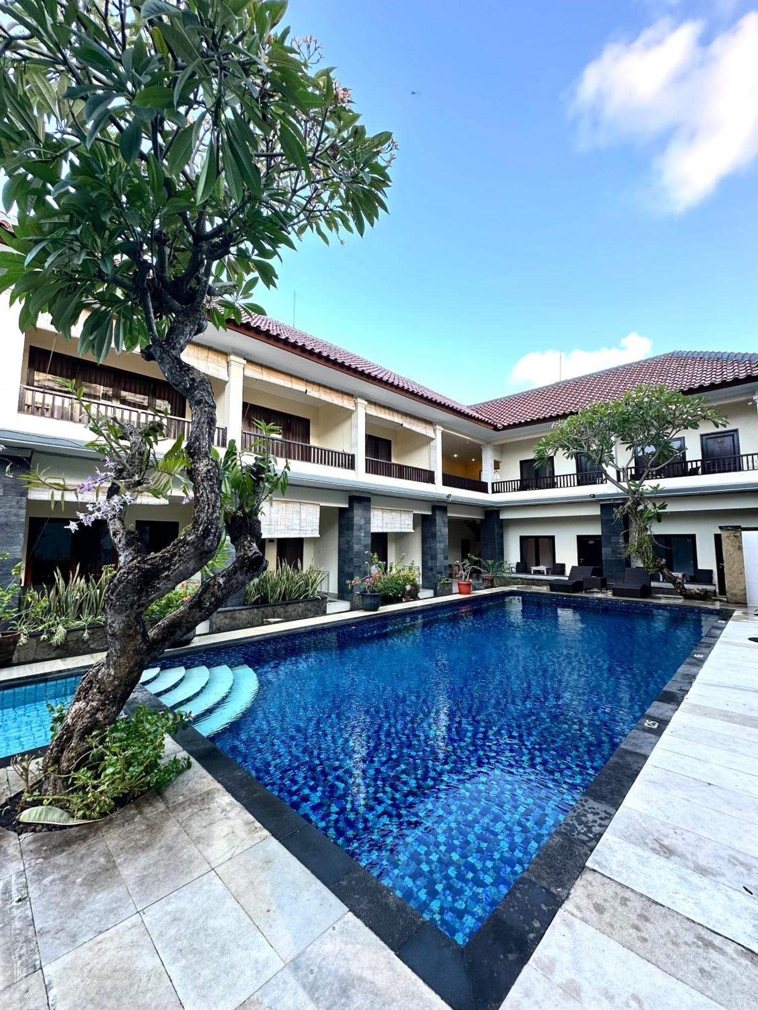 Radha Bali Hotel Kuta  Exterior photo